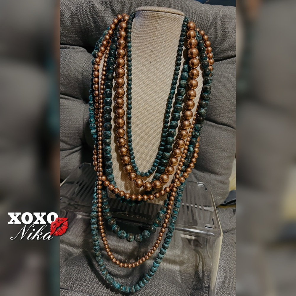 Beautiful Statement Necklace 📿